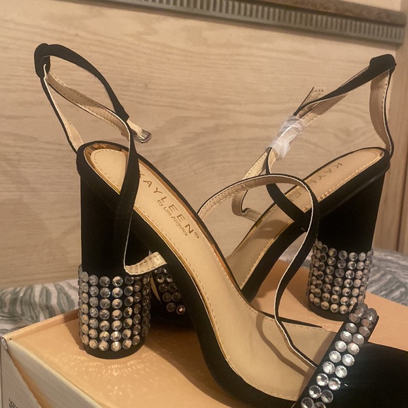 A chunky black bedazzled heel that’ll fit any occasion to have a wonderful time - Picture 2 of 7